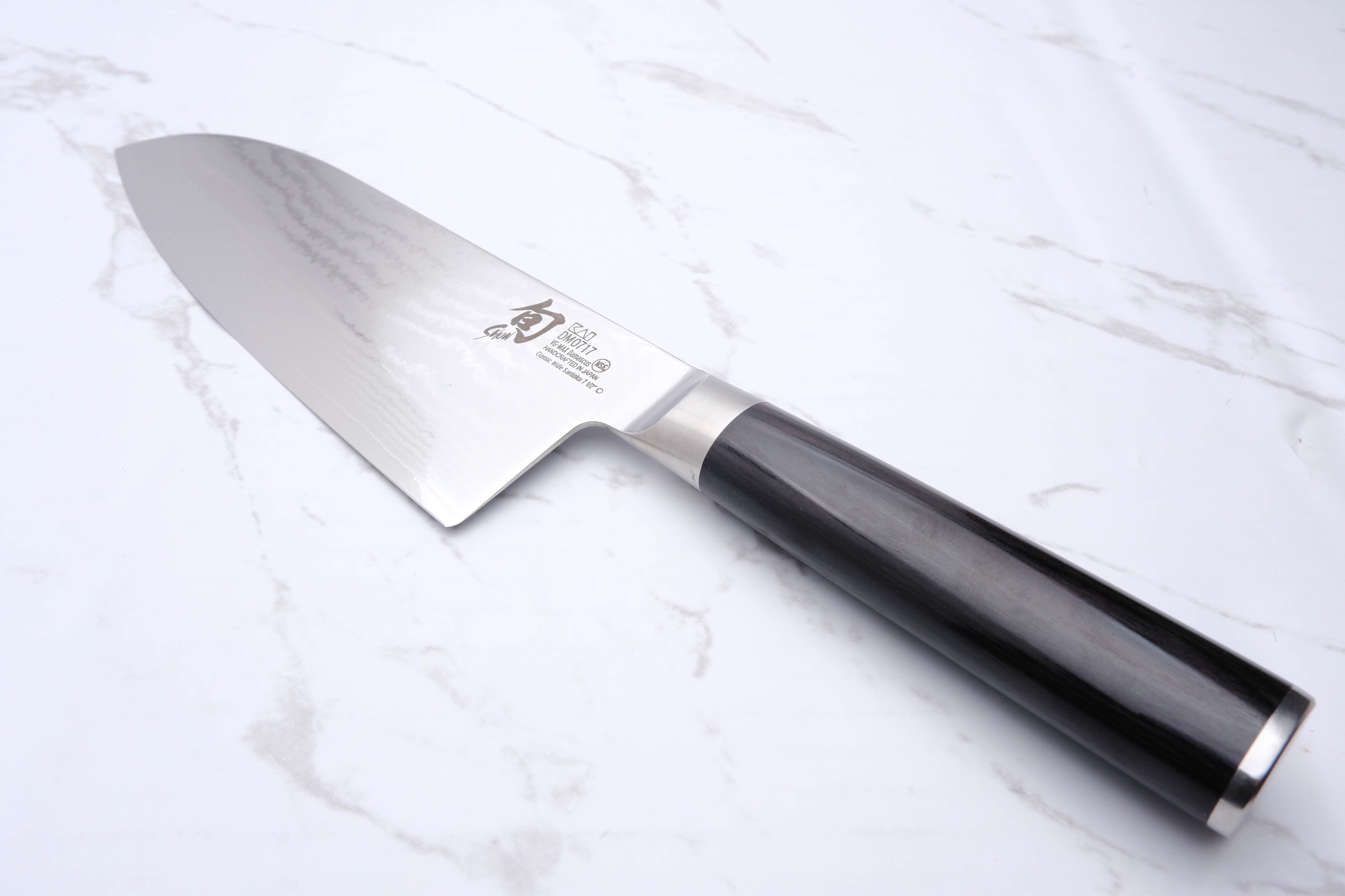 Shun Classic 190 mm breites Santoku