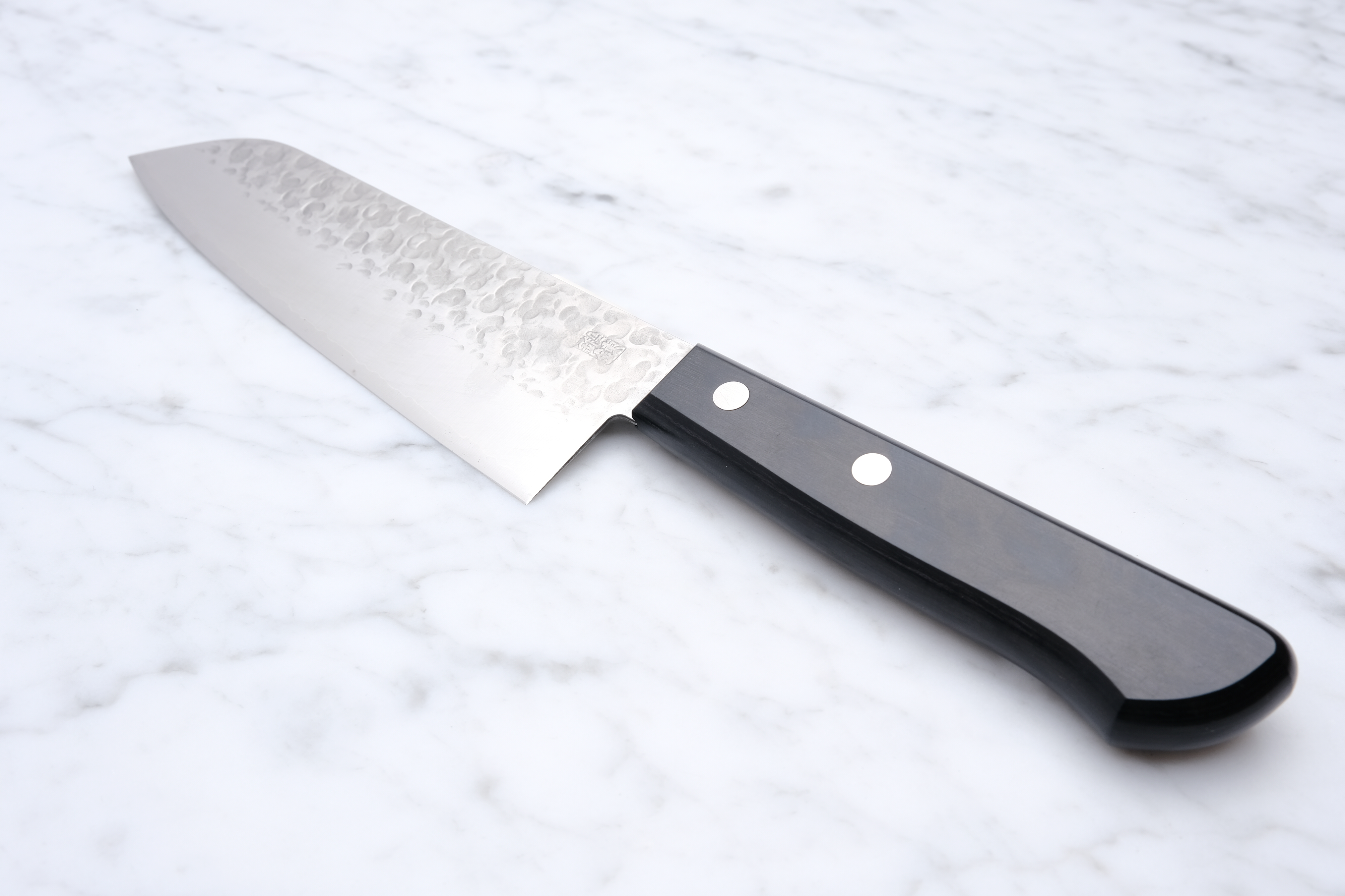 Takamura Chromax 170 mm Santoku black pakka