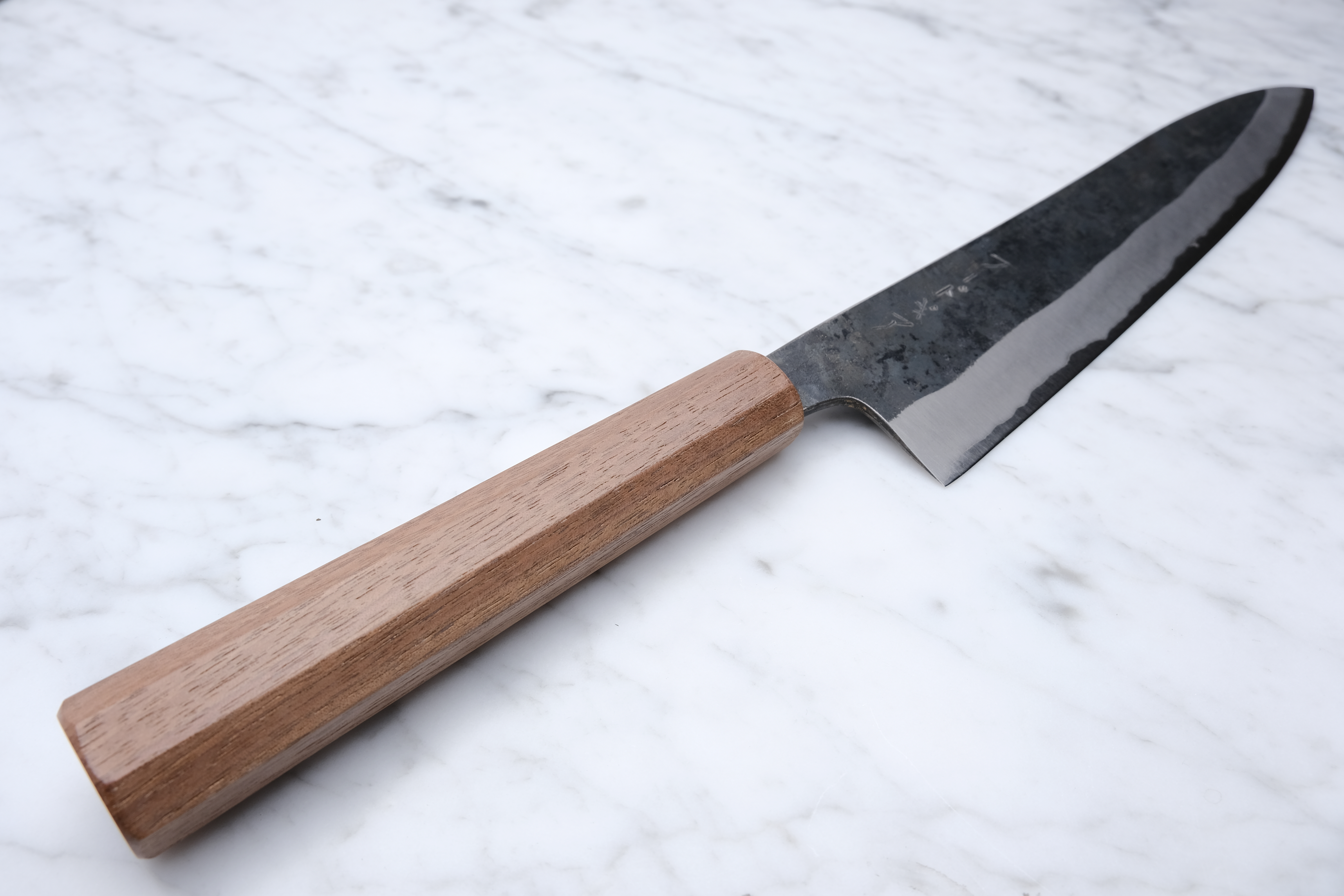 Foodgear Hamono 240 mm Gyuto – Blau 2 Edelstahl plattiert – Griff aus Walnussholz