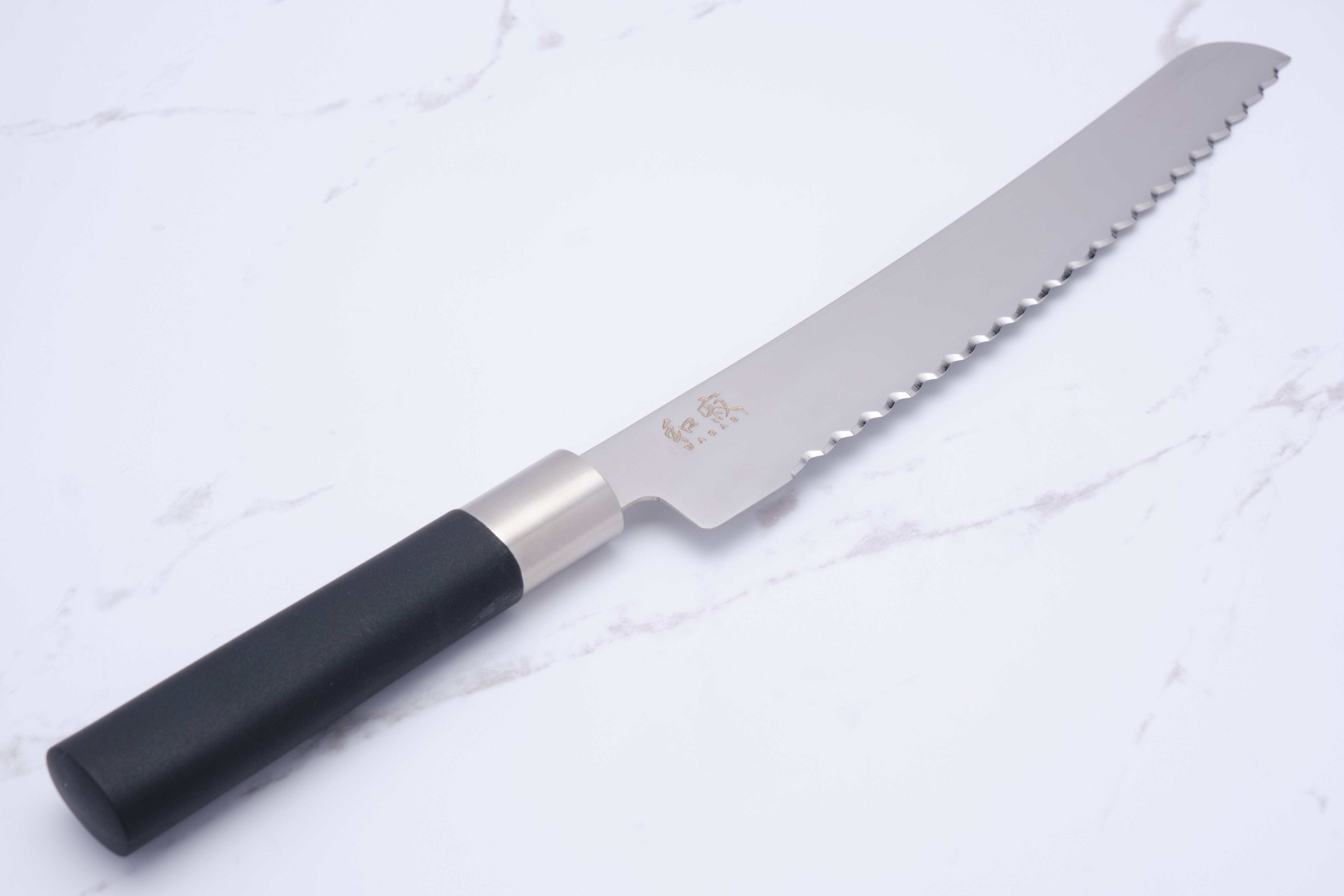 Wasabi Black 230 mm Brotmesser