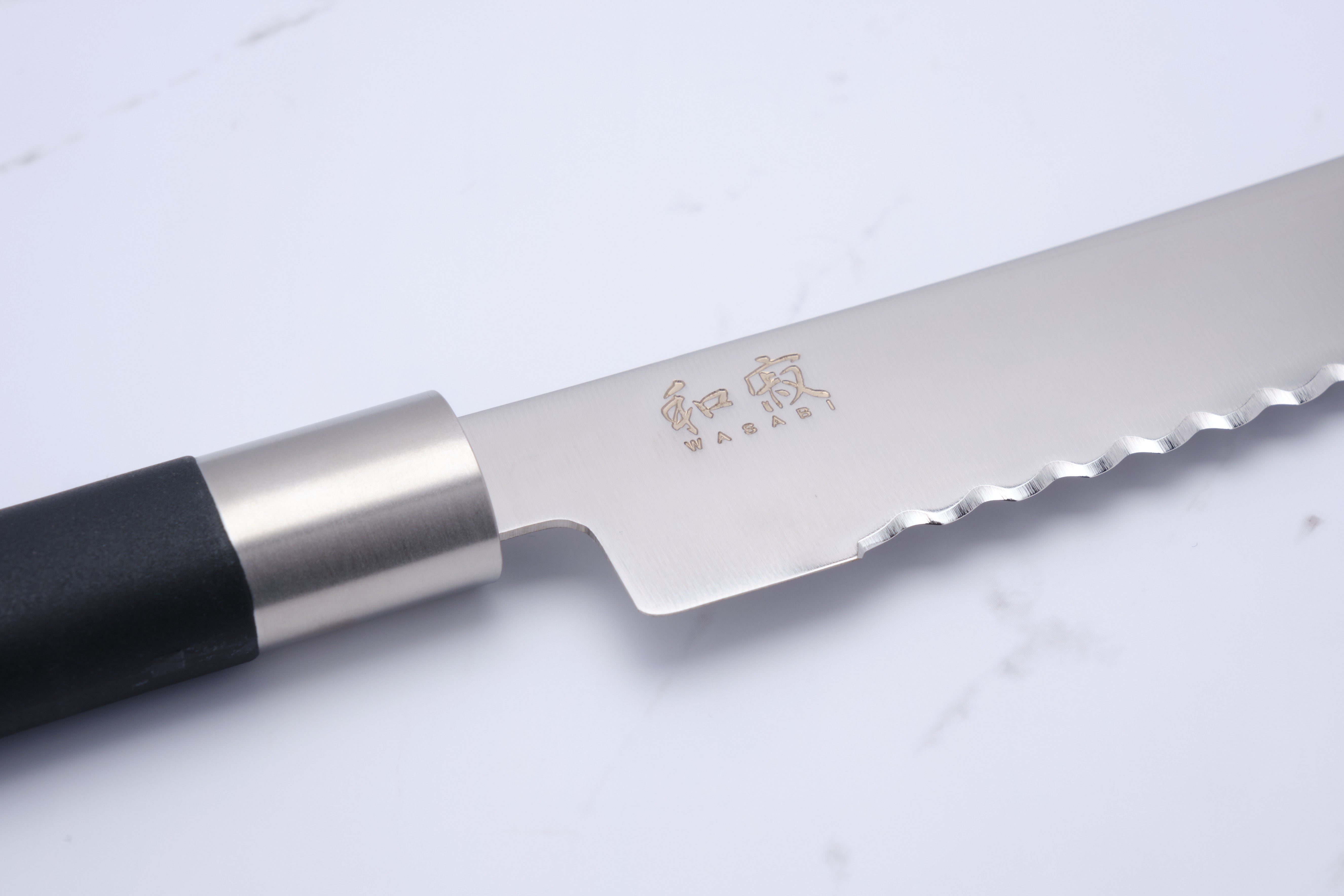 Wasabi Black 230 mm Brotmesser