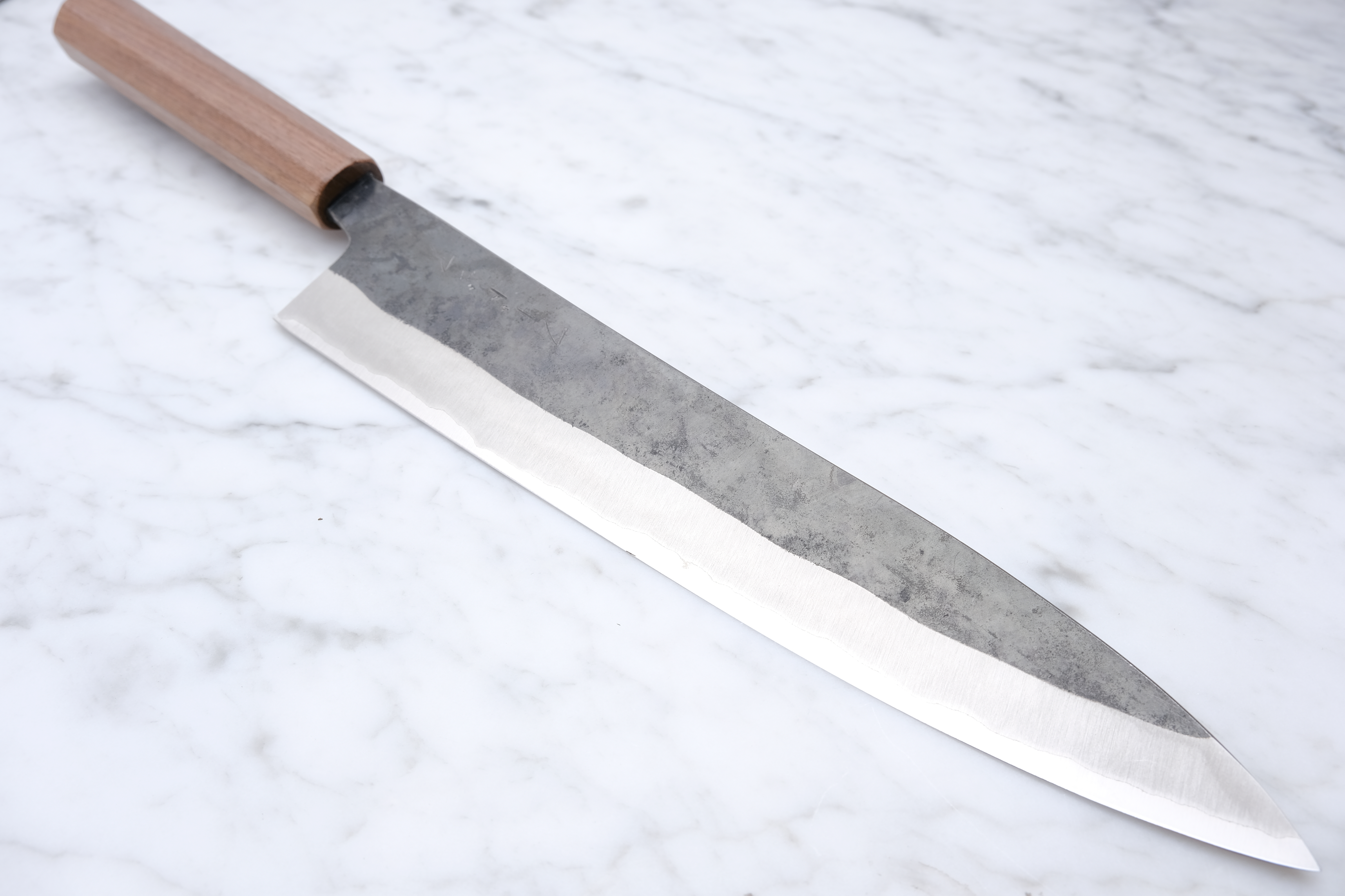 Foodgear Hamono 240 mm Gyuto – Blau 2 Edelstahl plattiert – Griff aus Walnussholz