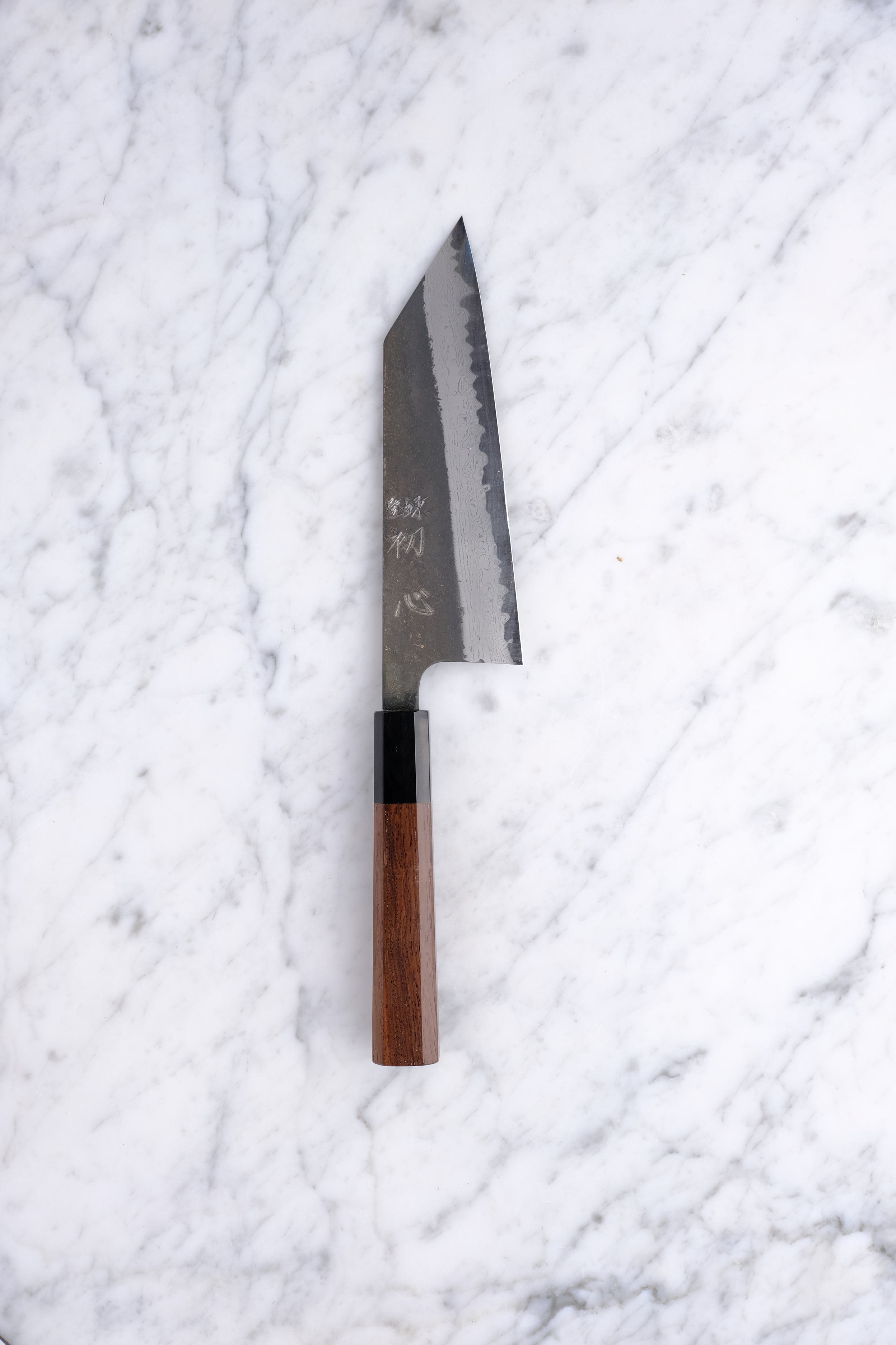 Hatsukokoro Shinkiro Aogami Super Walnuss - 165 mm Bunka
