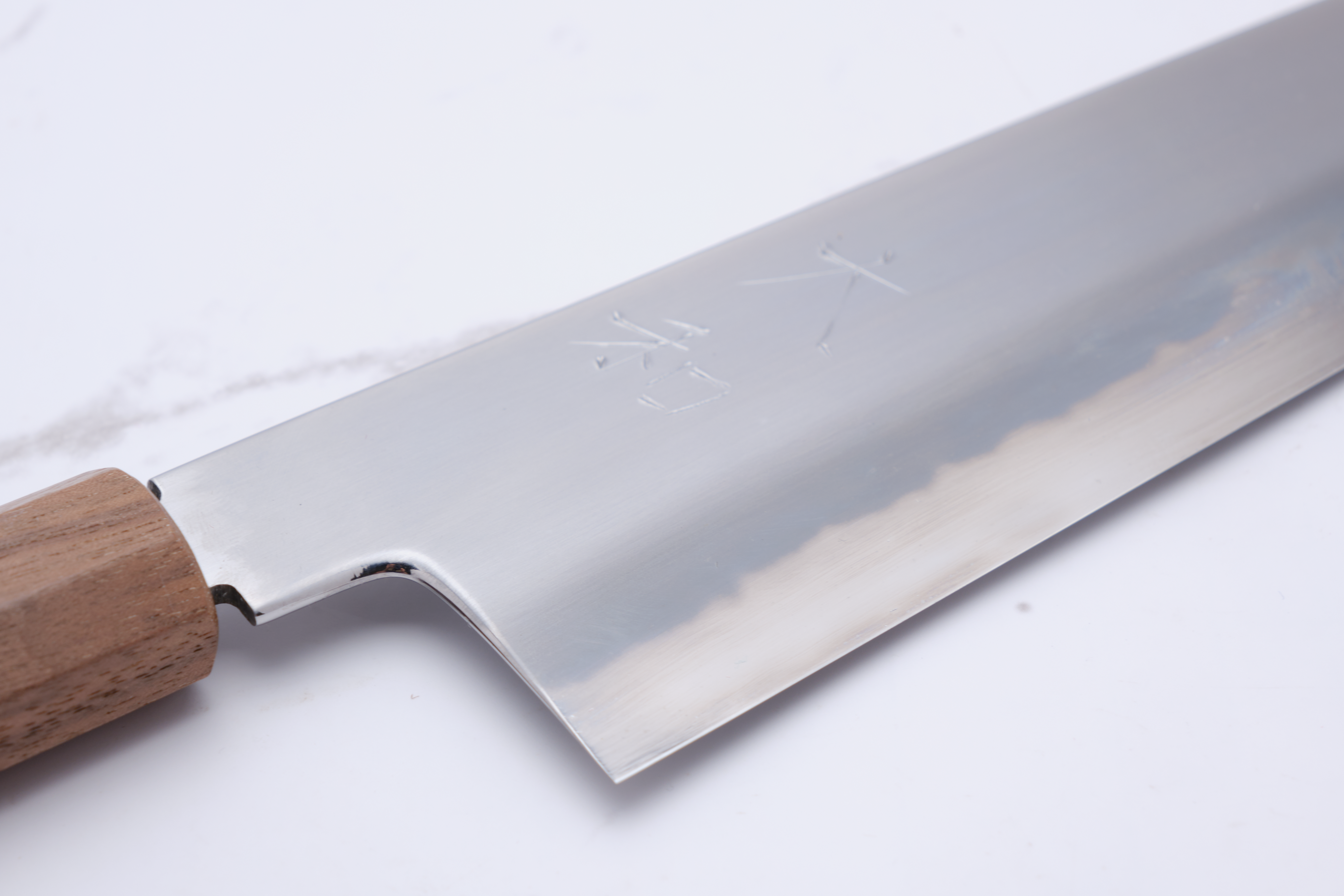Yamato 'Kon-Gou' 210 mm Gyuto Weiß #2 – Walnuss