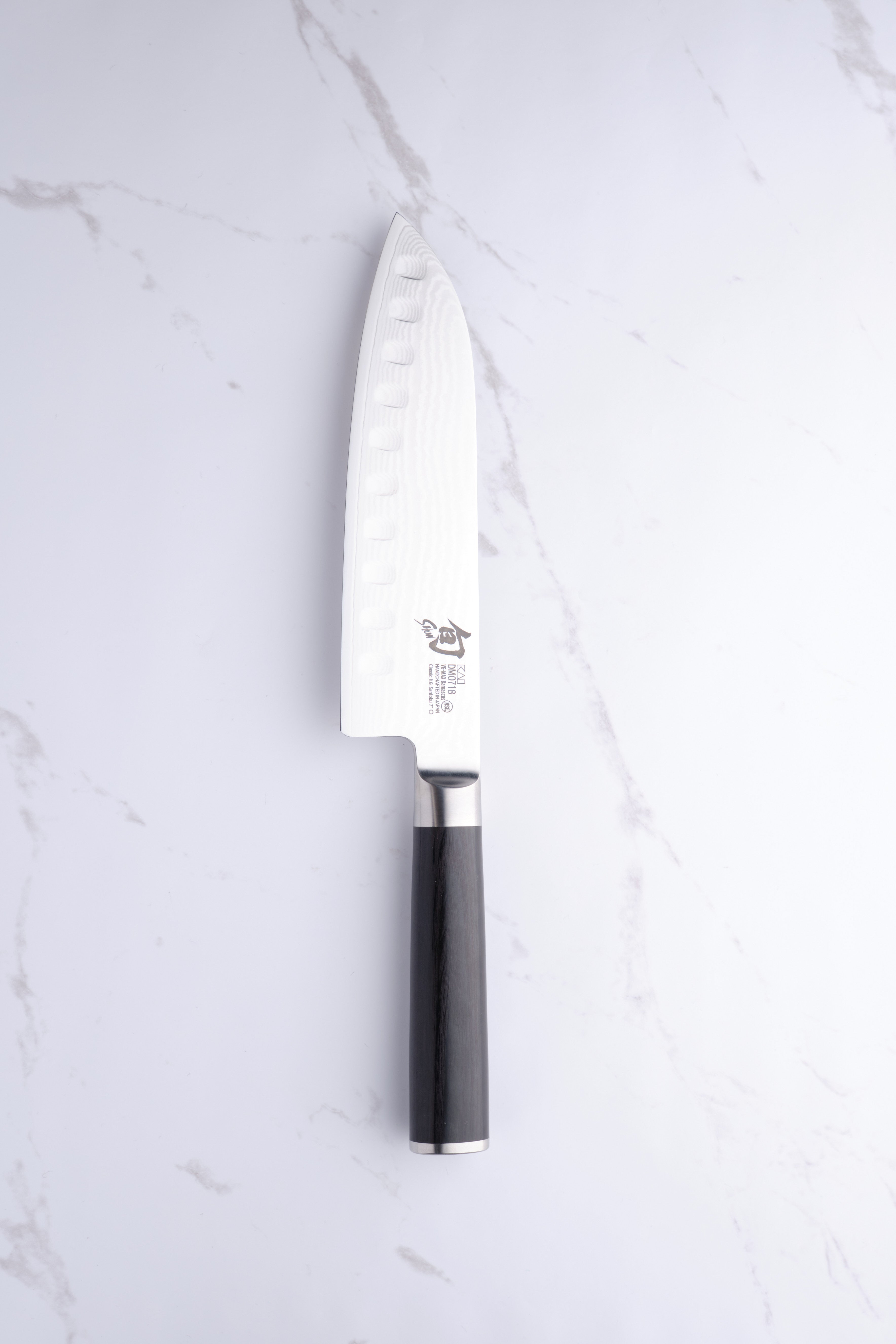 Shun Classic 180 mm Santoku mit Luftschneider